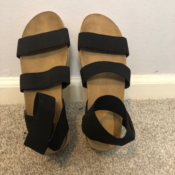 Madden Girl Cassie Black Strappy Sandals – Size 7.5 | Block Heel | Chic & Minima - Picture 3 of 8